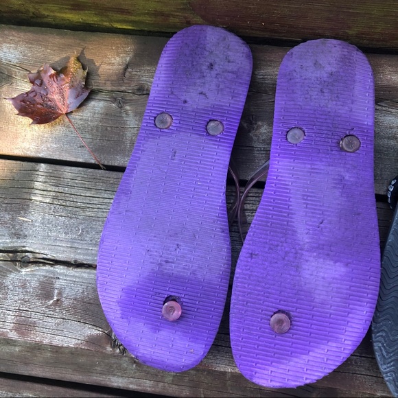 3 pairs of Flip Flops - Picture 7 of 14